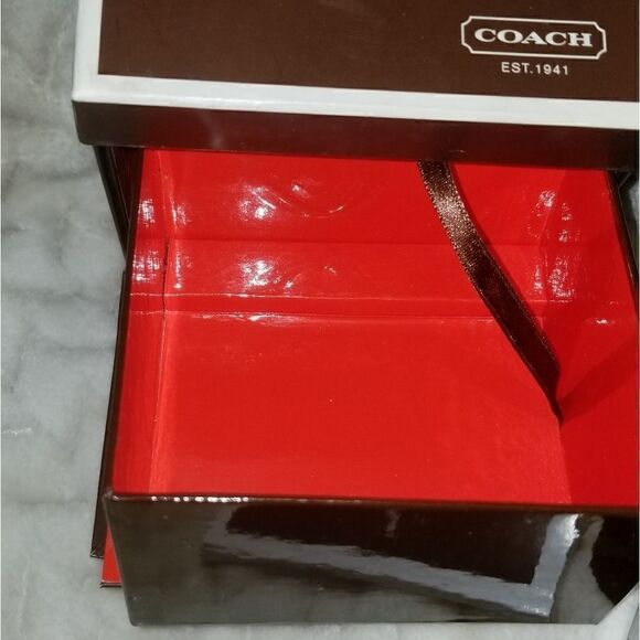 Authentic COACH brown Jewelry Watch Empty box - Picture 3 of 8